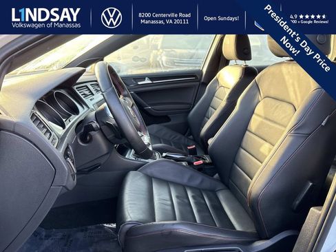 Used 2017 Volkswagen GTI SE image 9