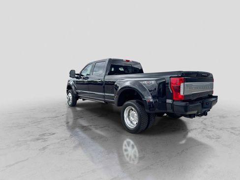 Certified 2019 Ford F450 Platinum w/ Platinum Ultimate Package AWD/4WD image 4