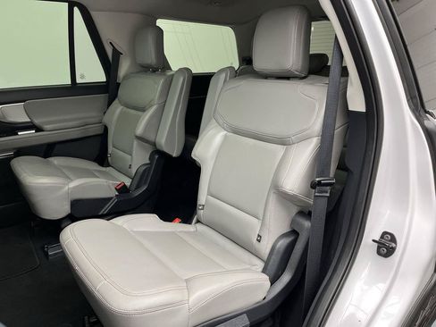 Used 2025 Ford Expedition Active AWD/4WD image 14