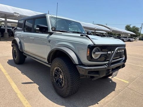 Used 2021 Ford Bronco First Edition AWD/4WD image 2