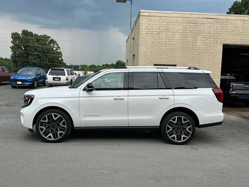 New 2026 Ford Expedition Platinum w/ Platinum Ultimate Package AWD/4WD image 3