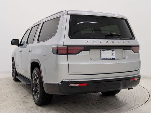 Used 2023 Jeep Wagoneer Series III w/ Preferred Equipment Group image 3