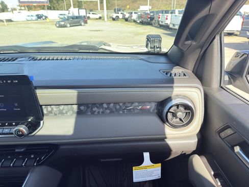 New 2026 Chevrolet Colorado ZR2 w/ ZR2 Bison Edition image 24