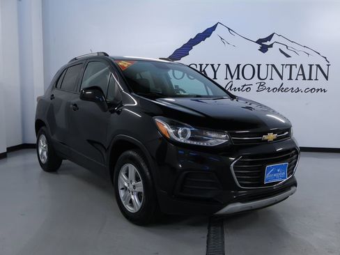 Used 2021 Chevrolet Trax LT image 1