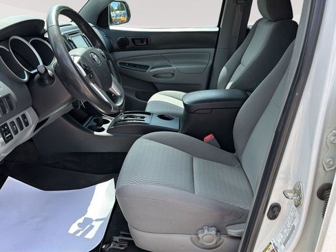 Used 2015 Toyota Tacoma 4x4 Double Cab w/ Convenience Package image 23