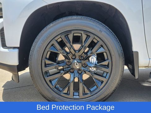 Used 2022 Chevrolet Silverado 1500 RST w/ Convenience Package II AWD/4WD image 9