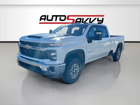 Used 2024 Chevrolet Silverado 2500 LT w/ Z71 Off-Road Package AWD/4WD image 3