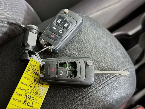 Used 2015 Chevrolet Cruze LT image 21