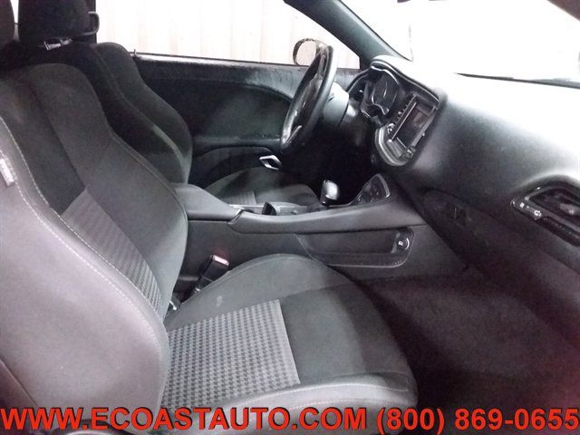 Used 2019 Dodge Challenger R/T RWD image 13