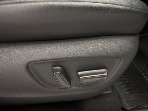 Used 2021 Toyota Highlander XLE AWD/4WD image 60