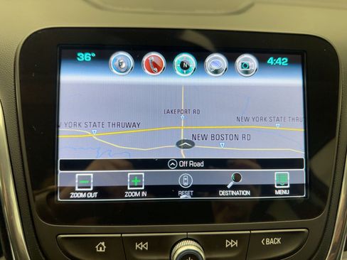 Used 2018 Chevrolet Equinox Premier image 23