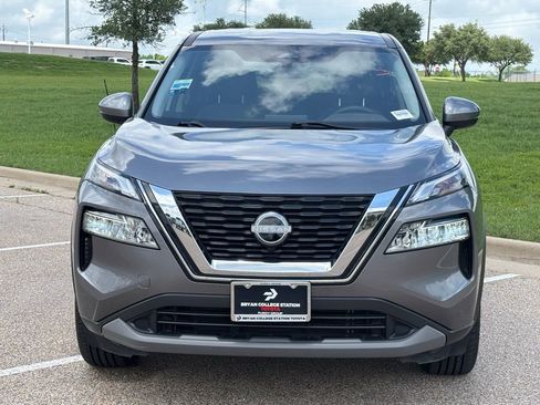 Used 2023 Nissan Rogue SV FWD image 3