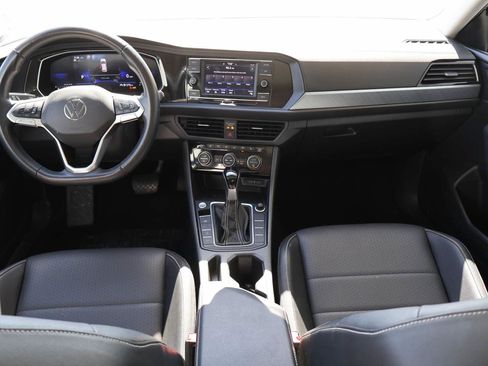 Used 2024 Volkswagen Jetta SE FWD image 11