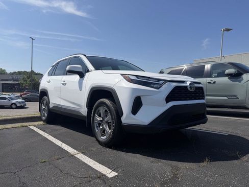 Used 2024 Toyota RAV4 XLE w/ Convenience Package image 15