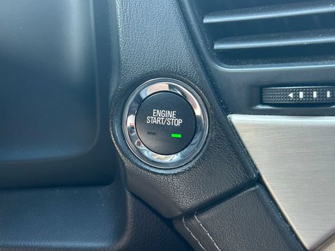 Used 2017 GMC Yukon Denali RWD image 37