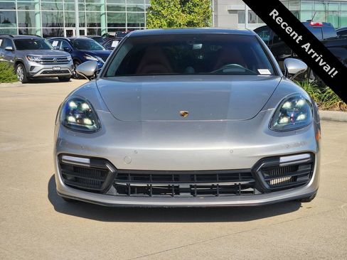 Used 2020 Porsche Panamera GTS image 2
