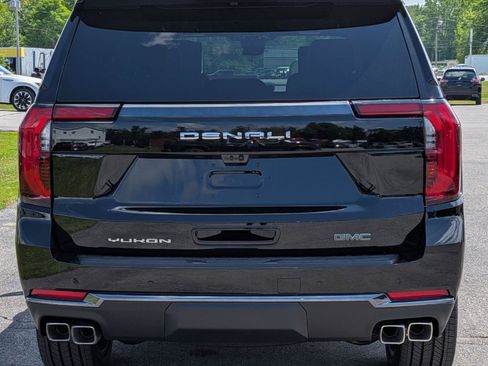 New 2026 GMC Yukon Denali Ultimate AWD/4WD image 9
