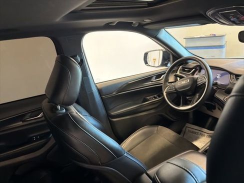 Used 2023 Jeep Grand Cherokee Altitude image 29