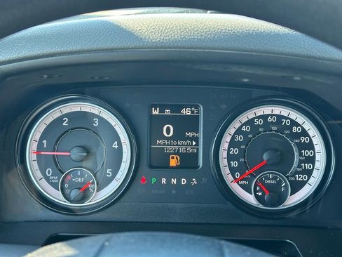 Used 2018 RAM 2500 Tradesman w/ Chrome Appearance Group image 29