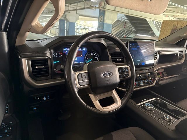 Used 2024 Ford Expedition XLT AWD/4WD image 6