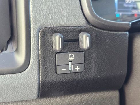 Used 2017 Chevrolet Colorado Z71 image 29