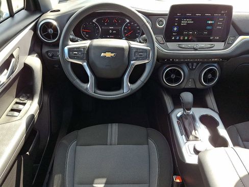 Used 2025 Chevrolet Blazer LT AWD/4WD image 12