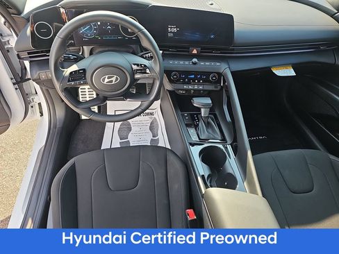 Certified 2025 Hyundai Elantra SEL FWD image 15