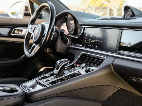 Used 2018 Porsche Panamera 4 AWD/4WD image 17