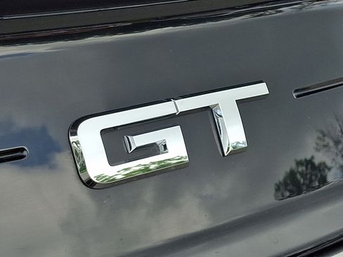 Used 2018 Ford Mustang GT Premium RWD image 33