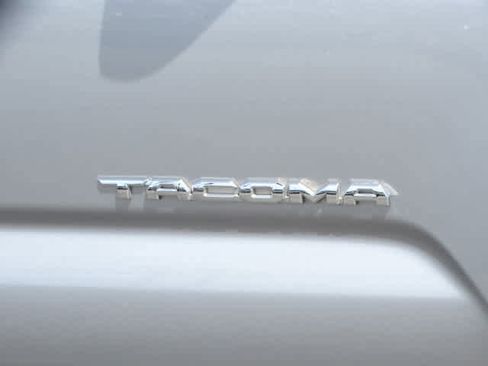 Certified 2019 Toyota Tacoma TRD Sport w/ Technology Package image 9