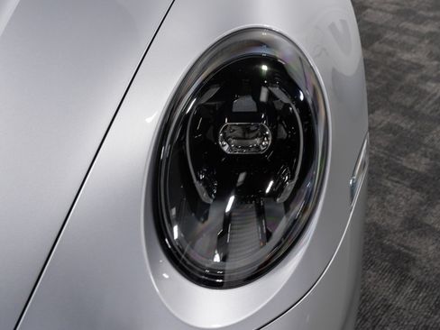 Used 2025 Porsche 911 Carrera RWD image 32