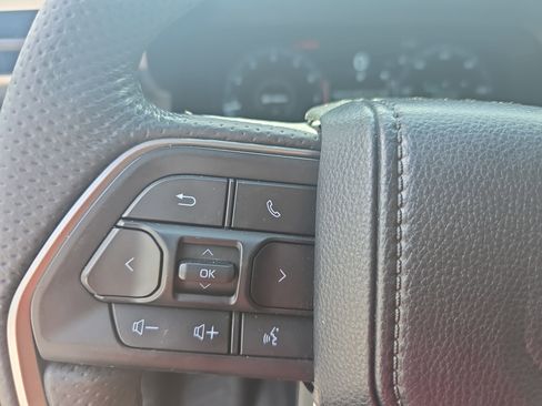 Used 2024 Toyota Tacoma TRD Off-Road AWD/4WD image 15