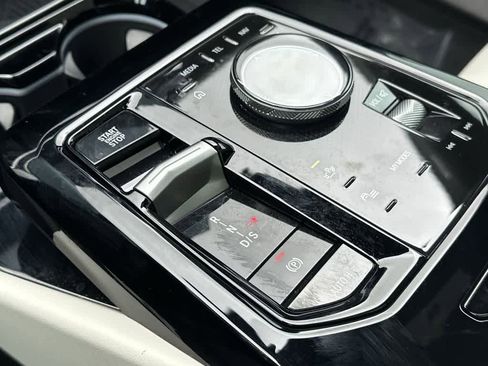 Used 2026 BMW 530i w/ M Sport Package RWD image 21