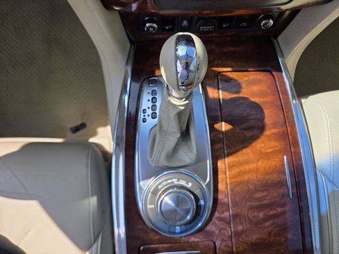 Used 2015 INFINITI QX80 4WD w/ Deluxe Technology Package image 18