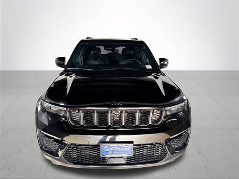 Certified 2025 Jeep Grand Cherokee Limited w/ Black Appearance Package AWD/4WD image 3