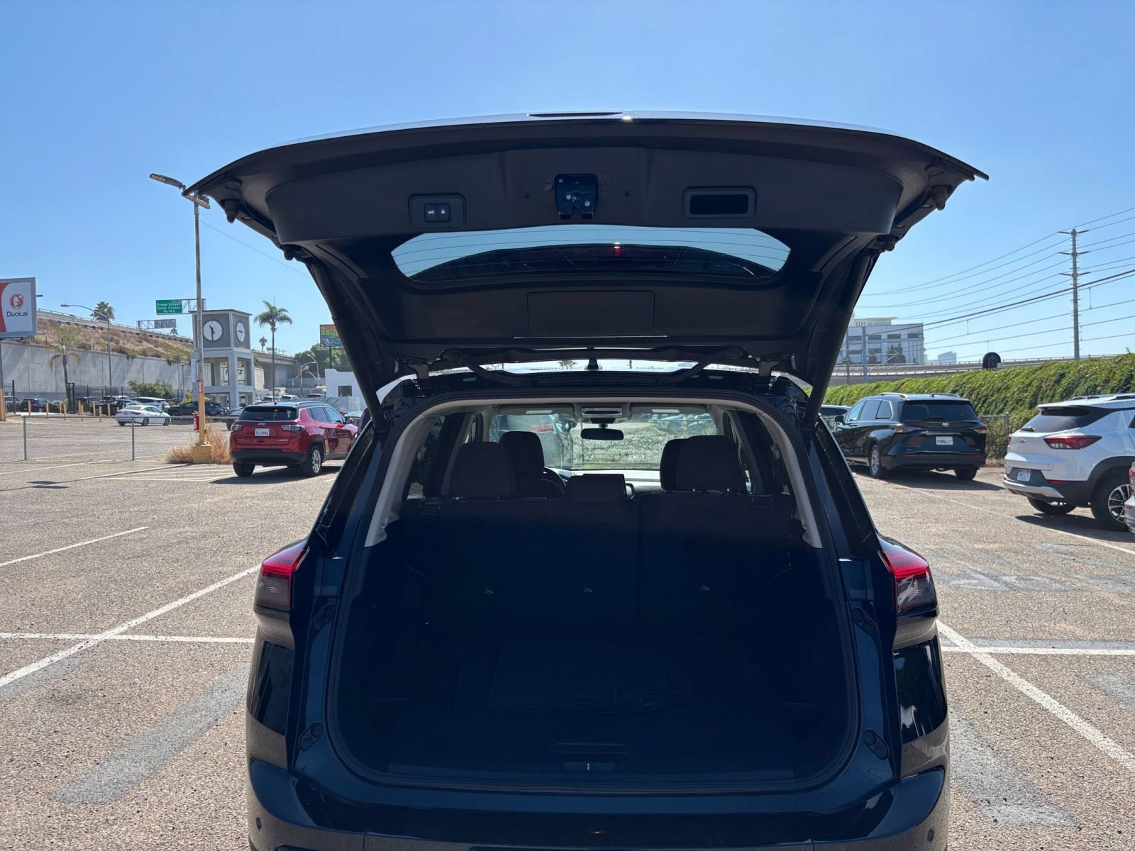 Used 2025 Nissan Rogue SV FWD image 32