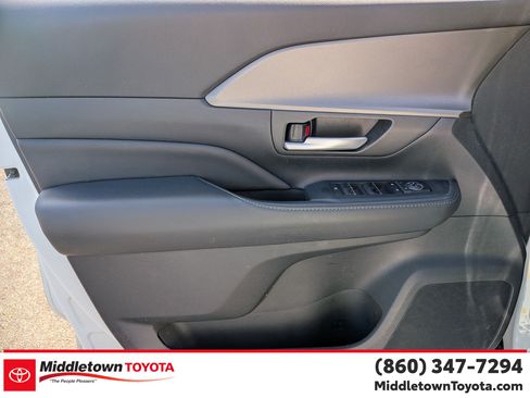 Certified 2024 Toyota Grand Highlander AWD image 10