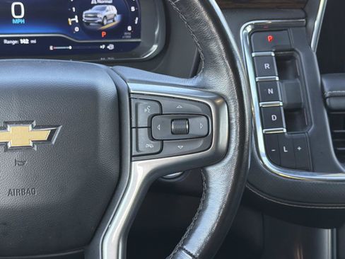 Used 2023 Chevrolet Suburban Premier image 9