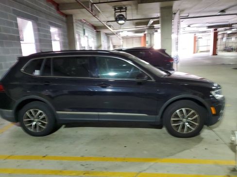 Used 2018 Volkswagen Tiguan SE w/ Panoramic Sunroof Package AWD/4WD image 13