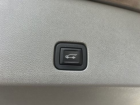 Used 2020 Cadillac XT6 Premium Luxury image 11