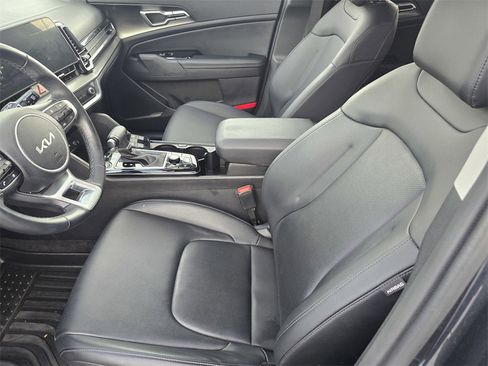 Used 2024 Kia Sportage EX image 19