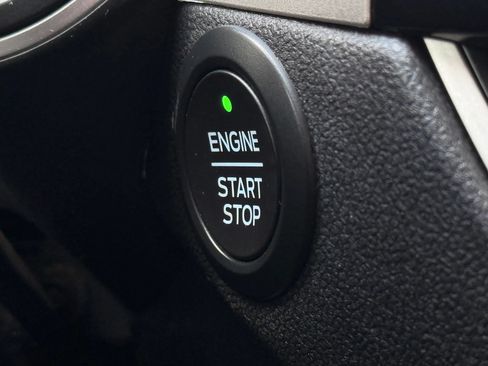 Used 2020 Ford Escape SEL FWD image 25
