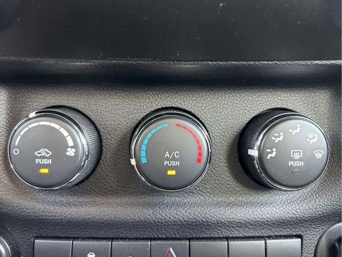 Used 2012 Jeep Wrangler Sport image 21