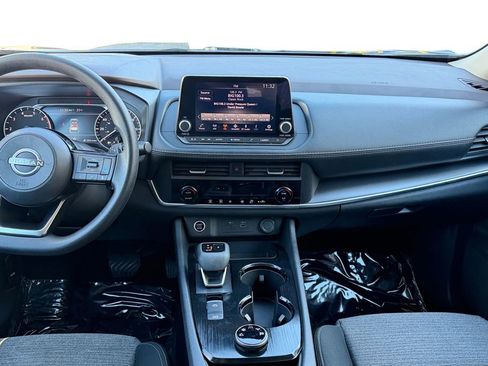 Used 2023 Nissan Rogue SV image 11