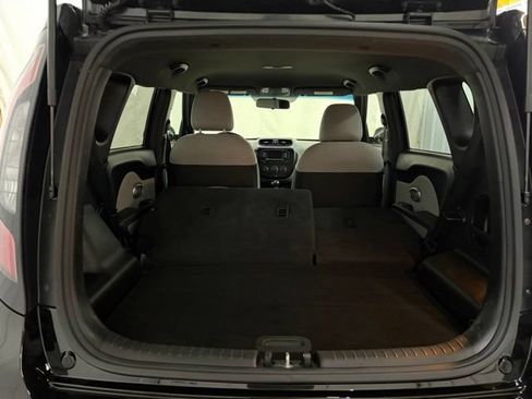 Used 2019 Kia Soul FWD image 13