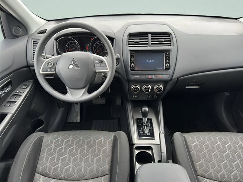 Used 2025 Mitsubishi Outlander Sport ES AWD/4WD image 16