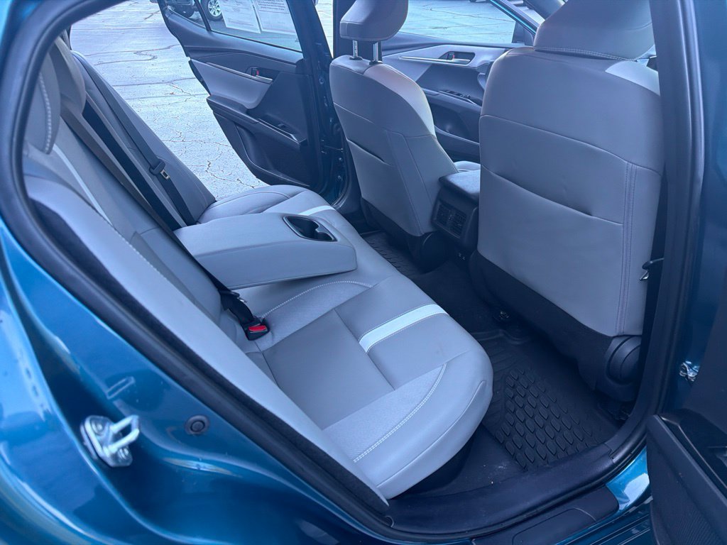 Used 2025 Toyota Camry SE w/ Convenience Package FWD image 14