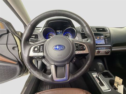 Used 2017 Subaru Outback 3.6R Touring w/ Popular Package #5A AWD/4WD image 11