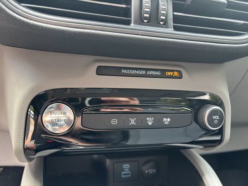 Certified 2023 Ford Escape SE FWD image 13