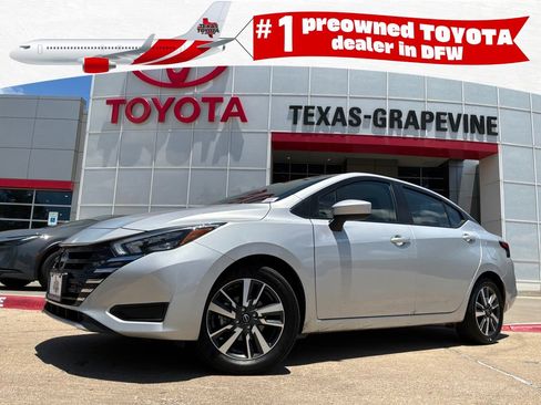 Used 2025 Nissan Versa SV FWD image 1